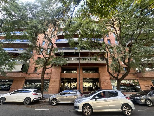 Venta de espectacular Departamento 4 ambientes en Puerto Madero