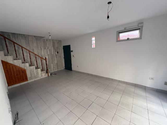 Venta de espectacular Departamento 4 ambientes en Parque Patricios