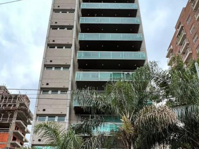 Venta de espectacular Departamento 4 ambientes en Quilmes