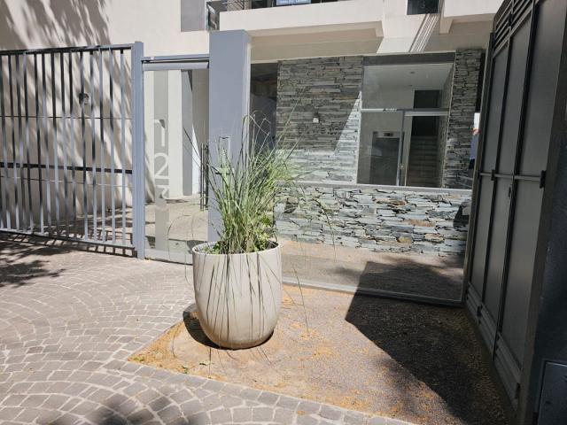 Venta de espectacular Departamento 4 ambientes en Quilmes