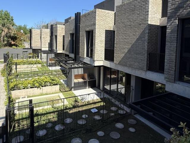 Venta de espectacular Departamento 4 ambientes en Rosario