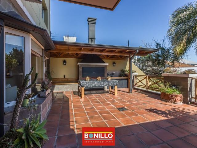 Venta de espectacular Departamento 4 ambientes en Villa Pueyrredón