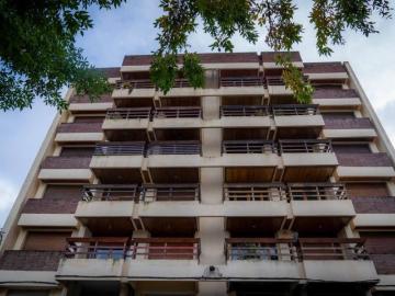Venta de espectacular Departamento 5 o mas ambientes en Balcarce Balcarce
