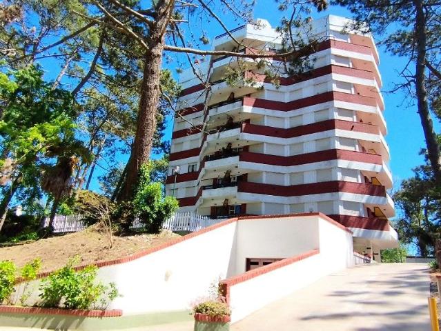 Venta de espectacular Departamento 5 o mas ambientes en Villa Gesell