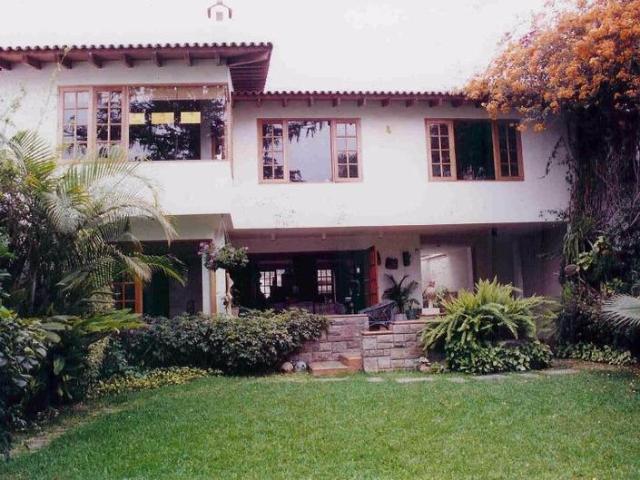 VENTA DE ESTUPENDA CASA EN MIRAFLORES 609 257 1