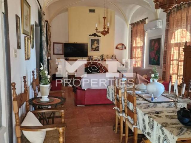 VENTA DE ESTUPENDA FINCA CON CASA DE CAMPO EN ALMENDRALEJO