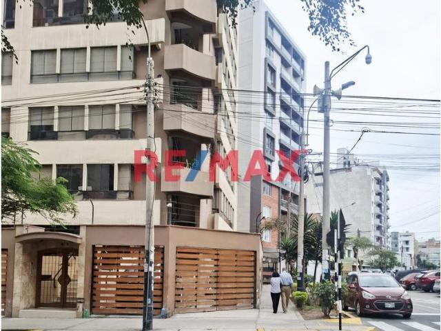 Venta De Cochera Espaciosa E Independiente En Urb. Barrio Médico, Surquillo