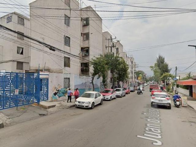 Venta de excelente departamento