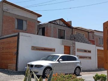 Casa en venta en Región de Arica y Parinacota - Estacionamiento