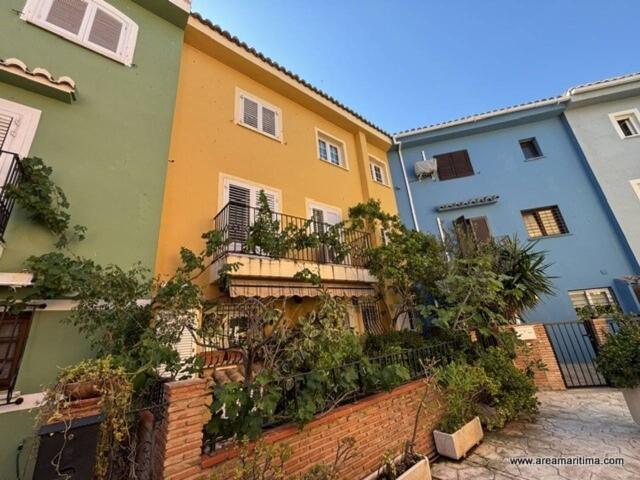 Venta de exclusiva casa con garaje y vistas a la dársena, en Port Saplaya, Alboraya Valencia | Área Marítima Inmobilia
