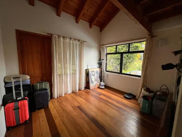 Venta De Exclusiva Casa En Isla Teja | 5 dormitorios por 15000.00 en Valdivia