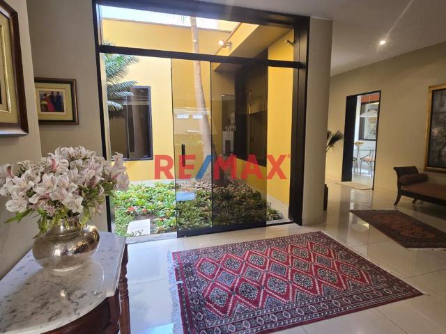 Venta De Exclusiva Residencia De 446 M² En Miraflores