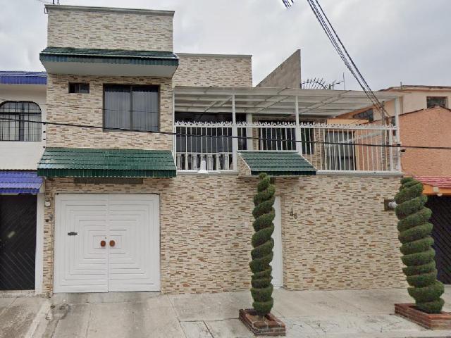 Venta de hermosa casa a 5 minutos de Parque Bicentenario