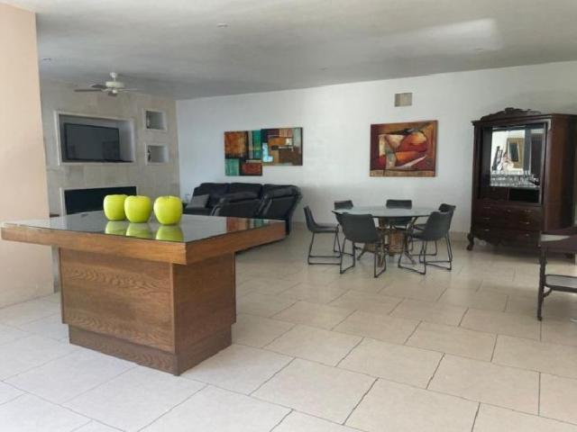 Venta de hermosa casa a 5 minutos del Portal Fresnillo