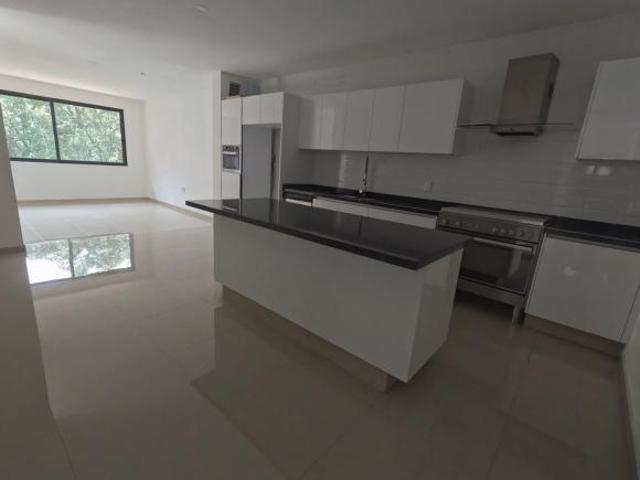 VENTA DE HERMOSA CASA EN CONDADO DE SAYAVEDRA