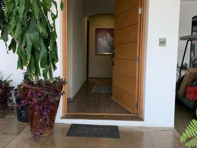 VENTA de Hermosa Casa en La Hacienda, Club de Golf