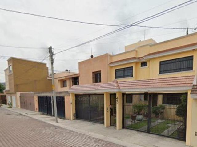 VENTA DE HERMOSA CASA EN SANTIAGO DE QUERETARO, QUERETARO