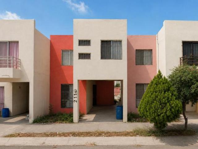VENTA DE HERMOSA CASA EN RENACERES APODACA MONTERREY