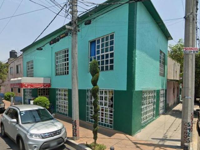 VENTA DE HERMOSA CASA EN VALENTIN GOMEZ FARIAS VENUSTIANO CARRANZA CIUDAD DE MEXICO