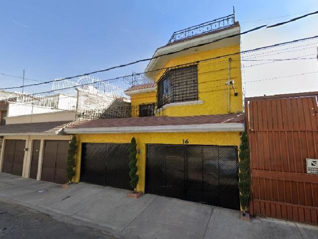Venta de hermosa propiedad a solo 8 minutos del Palacio de los Deportes
