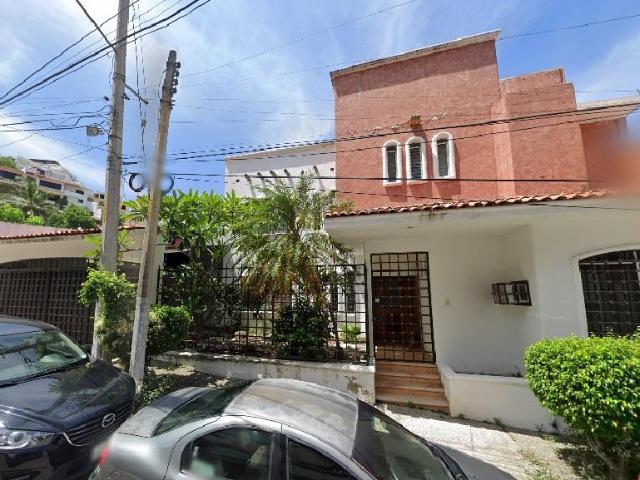 Venta de hermosa propiedad a 6 minutos de la Playa!
