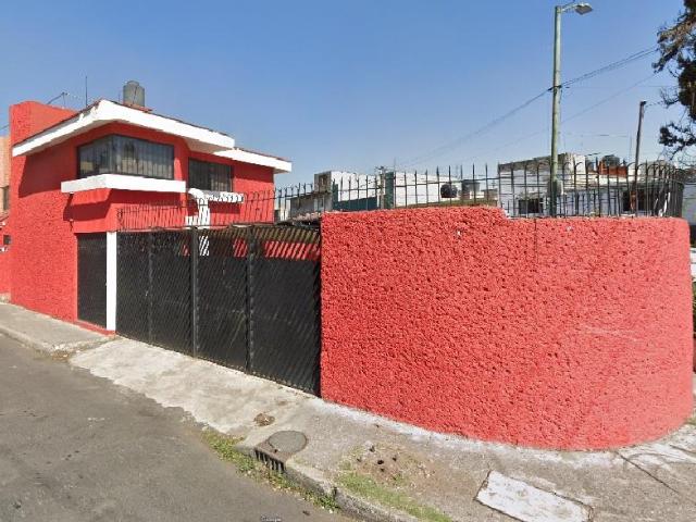 Venta de hermosa y grande casa en El Rodeo