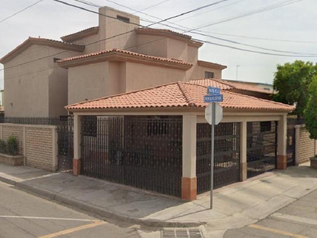 Venta de hermosa y muy grande propiedad en Calafia, Mexicali