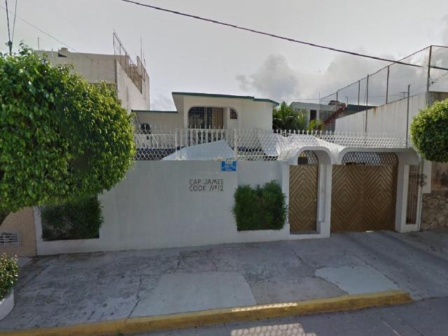 Venta de hermosa y muy grande propiedad en inmejorable zona de Acapulco