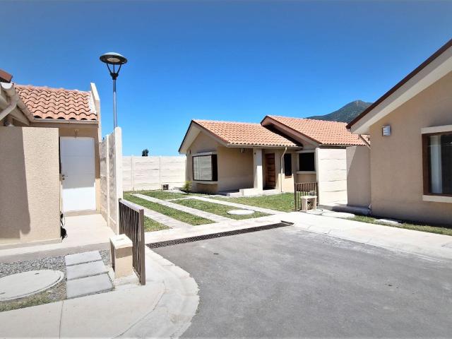 Venta de hermosas casas en condominio exclusivo, en paradero 16 La Cruz, Quillota. 4.890 UF