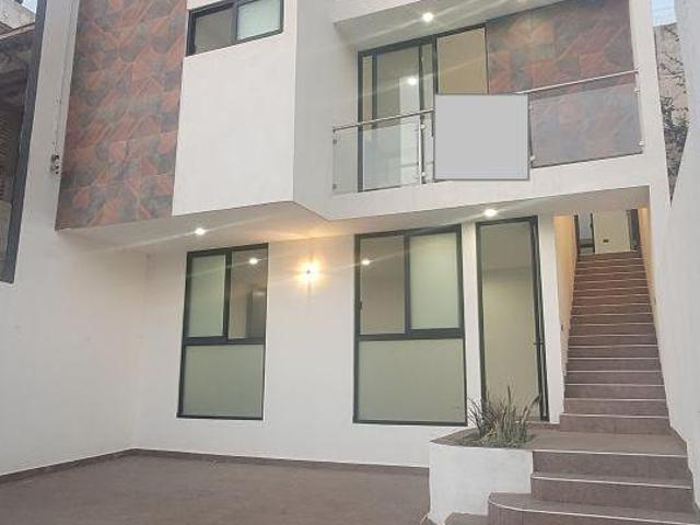 VENTA DE IMPACTANTE CASA NUEVA EN LEON GTO