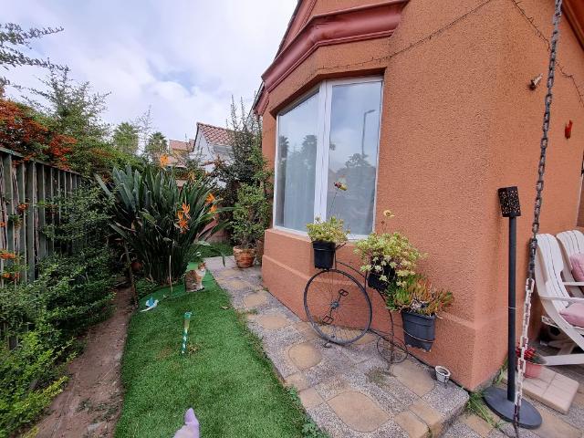 VENTA DE LINDA Y AMPLIA CASA EN VALLE LO CAMPINO