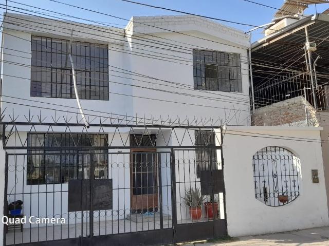 Venta De Linda Casa Muy Bien Distribuida