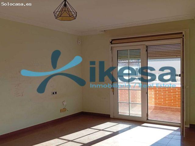 VENTA DE LOCAL Y VIVIENDA EN ALMERÍA