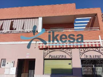 VENTA DE LOCAL Y VIVIENDA EN ALMERÍA
