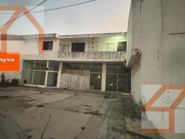 Venta de Local Comercial sobre Av. Madero Col. Unidad Nacional