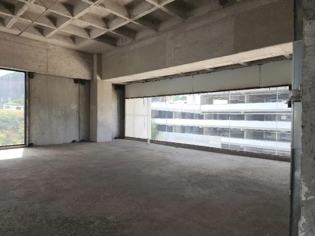 VENTA de Local Comercial sobre Avenida Galindas