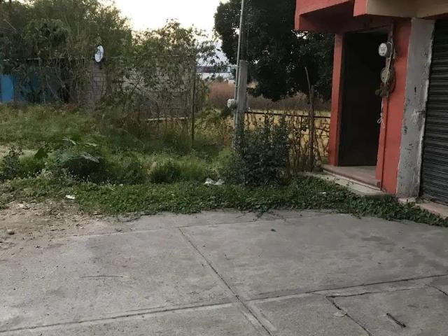 Venta de local con departamento
