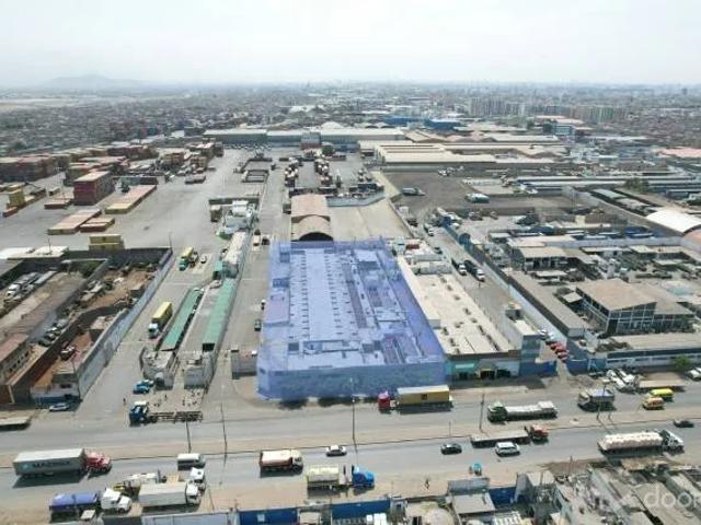 Venta de Local Industrial de 6000 mt2 como Terreno en Av Nestor Gambeta