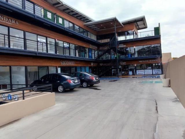 Venta de Locales Comerciales en Zona Puerta Real, Corregidora 100 m2