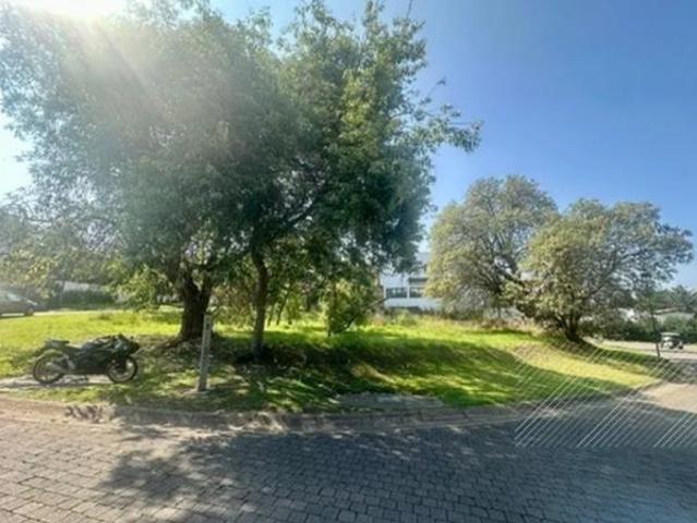 VENTA DE LOTE DE TERRENO EN FRACCIONAMIENTO CLUB DE GOLF LOS ENCINOS EN LERMA