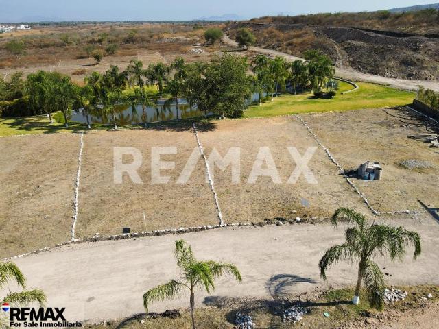 Venta de lote de terreno en Tequesquitengo, Morelos. Clave 5515