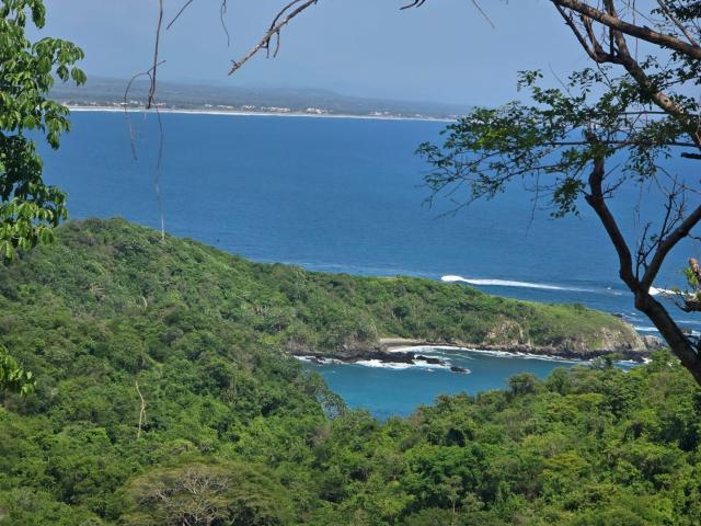 Venta de Lote Exclusivo con Vista a la Bah?a de Zihuatanejo y Playa Larga