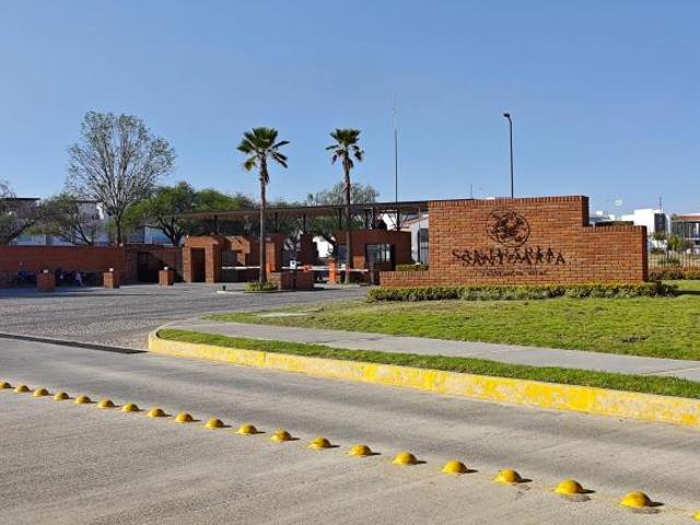 VENTA DE LOTE EN SAN JUAN DEL RIO QRO EN SANTUARIA FRACC PRIVADO CON CASA CLUB UBICADO EN EL CENTRO