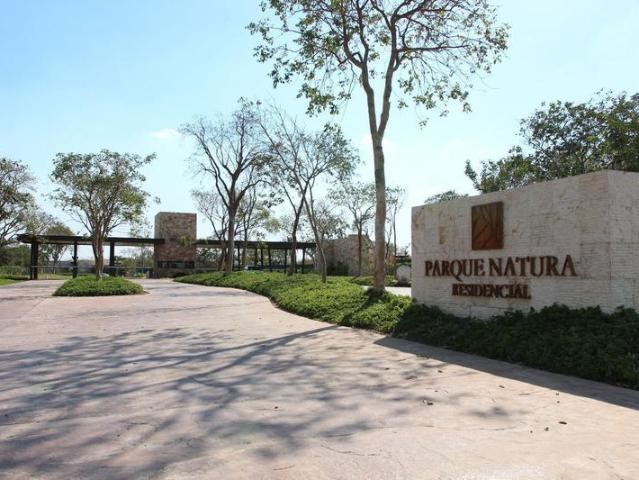 Venta de Lote Residencial en privada con amenidades de 404 m2