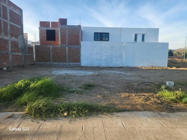 Venta de lote urbano en Jardín Residencial Autlán, Jalisco con servicios completos
