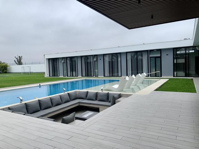 Venta de Lujosa Casa con Piscina y Zona Deportiva en Cañete