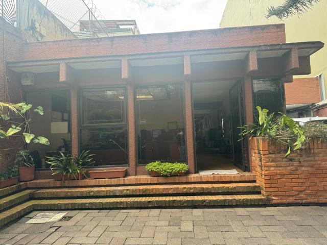 Venta de Oficina en Av. Tres, San Pedro de los Pinos, Benito Juárez, CDMX