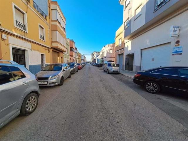 Venta de Piso OKUPADO por sus antiguos dueños en Calle Lepanto Nº 56 Alzira Valencia/València