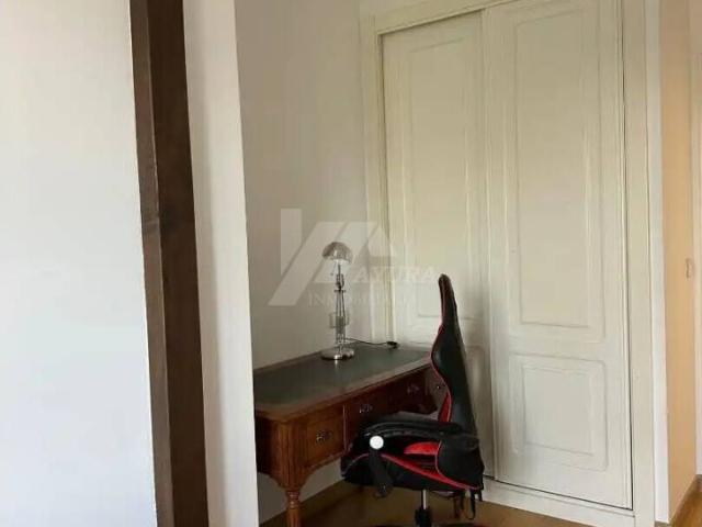 Venta de piso amplio y luminoso en el Centro Histórico de Santiago de Compostela