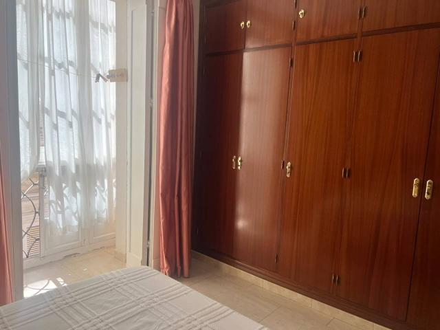 Venta de piso amplio en El Mentidero Teatro Falla Alameda, Cádiz Capital